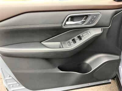 2023 Nissan Rogue Platinum   - Photo 13 - Crest Hill, IL 60403