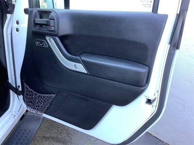 2013 Jeep Wrangler Sahara - Photo 33 - Crest Hill, IL 60403