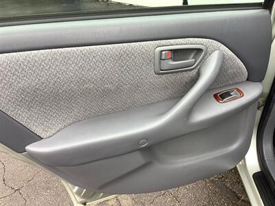 2000 Toyota Camry LE   - Photo 20 - Crest Hill, IL 60403