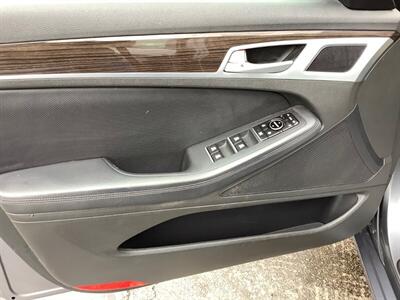 2016 Hyundai Genesis 3.8L - Photo 11 - Crest Hill, IL 60403
