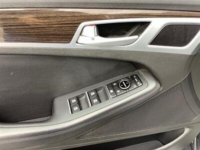 2016 Hyundai Genesis 3.8L - Photo 12 - Crest Hill, IL 60403