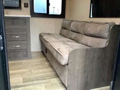 2021 Jayco JayFlight 264BH   - Photo 18 - Crest Hill, IL 60403