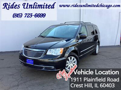 2013 Chrysler Town & Country Touring   - Photo 1 - Crest Hill, IL 60403