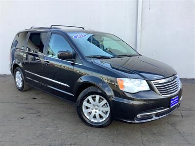 2013 Chrysler Town & Country Touring   - Photo 9 - Crest Hill, IL 60403
