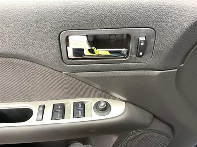 2011 Ford Fusion Hybrid - Photo 10 - Crest Hill, IL 60403