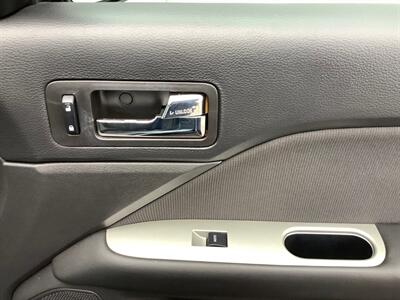 2011 Ford Fusion Hybrid - Photo 26 - Crest Hill, IL 60403