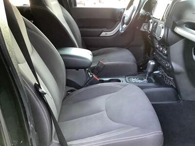 2015 Jeep Wrangler Sahara   - Photo 25 - Crest Hill, IL 60403