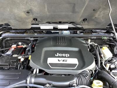 2015 Jeep Wrangler Sahara   - Photo 40 - Crest Hill, IL 60403