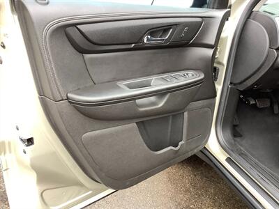 2013 GMC Acadia SLE-2   - Photo 13 - Crest Hill, IL 60403