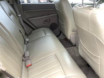 2006 Jeep Grand Cherokee Laredo   - Photo 21 - Crest Hill, IL 60403