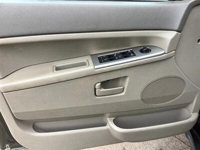 2006 Jeep Grand Cherokee Laredo   - Photo 10 - Crest Hill, IL 60403