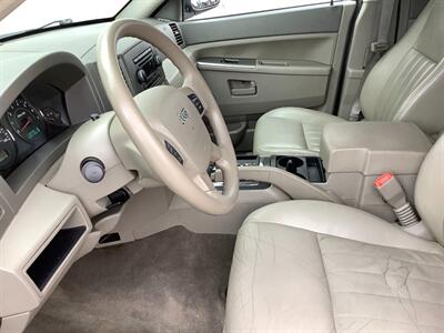 2006 Jeep Grand Cherokee Laredo   - Photo 13 - Crest Hill, IL 60403