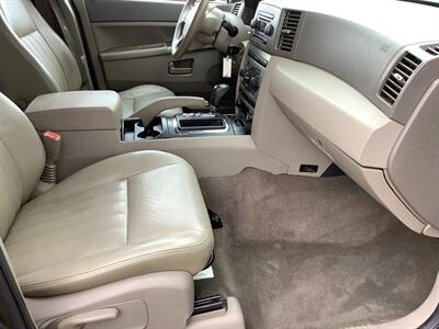 2006 Jeep Grand Cherokee Laredo   - Photo 24 - Crest Hill, IL 60403