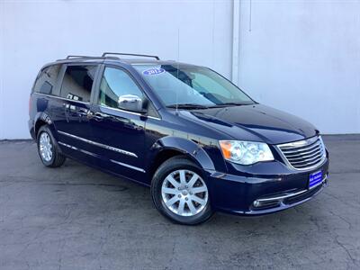 2012 Chrysler Town & Country Touring-L   - Photo 10 - Crest Hill, IL 60403