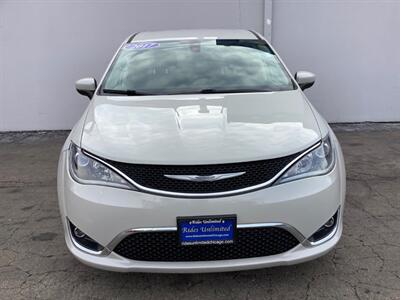 2017 Chrysler Pacifica Touring-L - Photo 9 - Crest Hill, IL 60403
