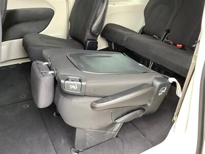 2017 Chrysler Pacifica Touring-L - Photo 29 - Crest Hill, IL 60403