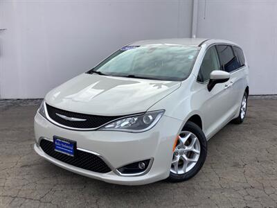 2017 Chrysler Pacifica Touring-L - Photo 2 - Crest Hill, IL 60403