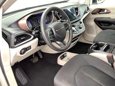 2017 Chrysler Pacifica Touring-L - Photo 15 - Crest Hill, IL 60403