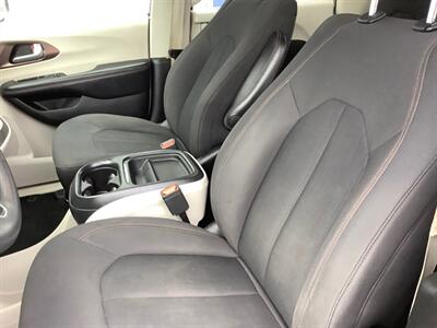 2017 Chrysler Pacifica Touring-L - Photo 26 - Crest Hill, IL 60403