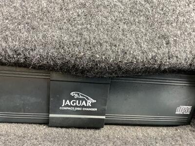 1999 Jaguar XK8   - Photo 44 - Crest Hill, IL 60403