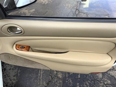 1999 Jaguar XK8   - Photo 32 - Crest Hill, IL 60403