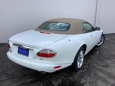 1999 Jaguar XK8   - Photo 8 - Crest Hill, IL 60403
