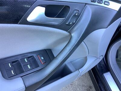 2006 Acura TL   - Photo 14 - Crest Hill, IL 60403