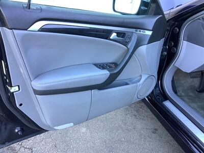 2006 Acura TL   - Photo 13 - Crest Hill, IL 60403