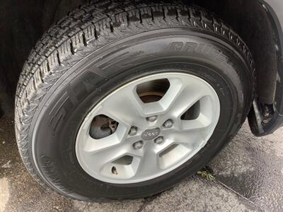 2015 Jeep Grand Cherokee Laredo   - Photo 37 - Crest Hill, IL 60403