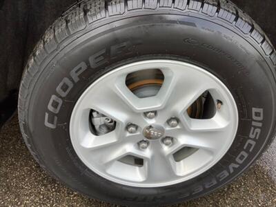 2015 Jeep Grand Cherokee Laredo   - Photo 36 - Crest Hill, IL 60403