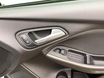 2015 Ford Focus SE   - Photo 26 - Crest Hill, IL 60403