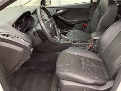 2015 Ford Focus SE   - Photo 14 - Crest Hill, IL 60403