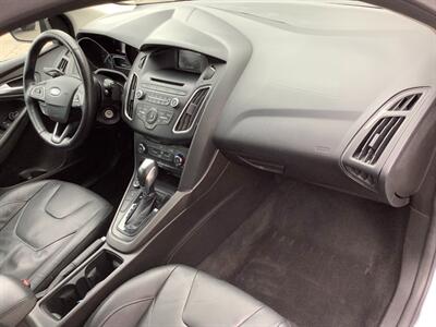 2015 Ford Focus SE   - Photo 28 - Crest Hill, IL 60403
