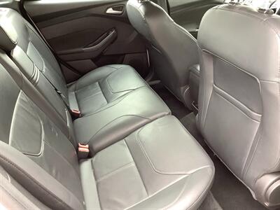 2015 Ford Focus SE   - Photo 24 - Crest Hill, IL 60403