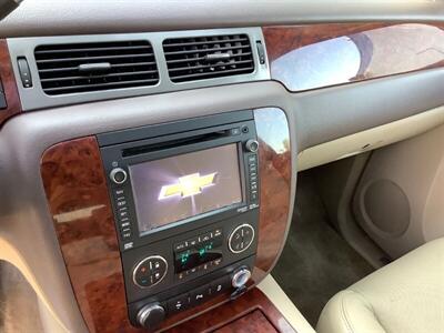 2013 Chevrolet Suburban LTZ 1500   - Photo 19 - Crest Hill, IL 60403