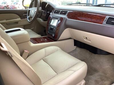 2013 Chevrolet Suburban LTZ 1500   - Photo 33 - Crest Hill, IL 60403