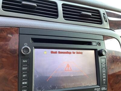 2013 Chevrolet Suburban LTZ 1500   - Photo 13 - Crest Hill, IL 60403