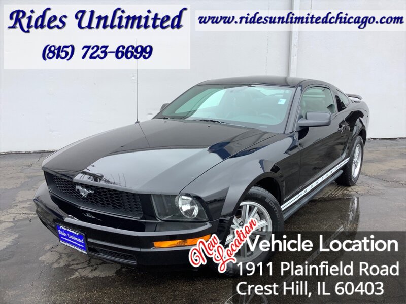2005 Ford Mustang V6 Deluxe photo
