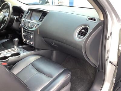 2019 Nissan Pathfinder SL - Photo 33 - Crest Hill, IL 60403