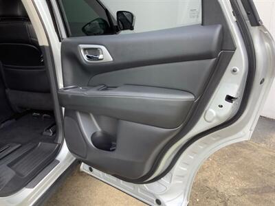 2019 Nissan Pathfinder SL - Photo 29 - Crest Hill, IL 60403