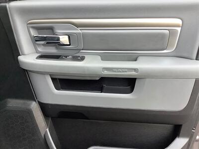 2014 RAM 1500 Big Horn - Photo 34 - Crest Hill, IL 60403