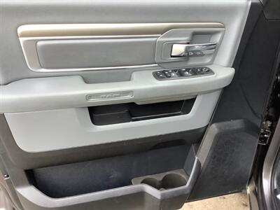 2014 RAM 1500 Big Horn - Photo 11 - Crest Hill, IL 60403