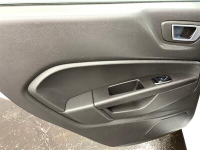2014 Ford Fiesta SE   - Photo 24 - Crest Hill, IL 60403