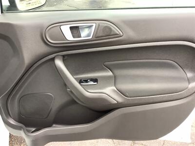 2014 Ford Fiesta SE   - Photo 28 - Crest Hill, IL 60403