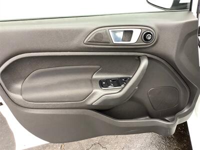 2014 Ford Fiesta SE   - Photo 10 - Crest Hill, IL 60403