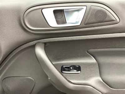 2014 Ford Fiesta SE   - Photo 29 - Crest Hill, IL 60403