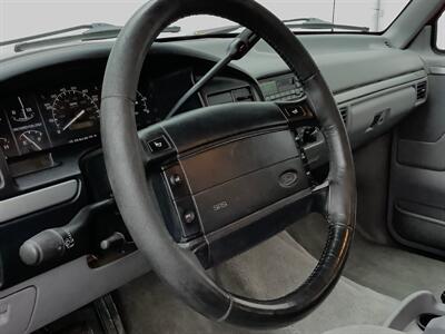 1995 Ford Bronco XL   - Photo 13 - Crest Hill, IL 60403