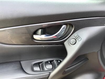 2017 Nissan Rogue SV - Photo 12 - Crest Hill, IL 60403