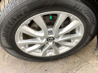 2017 Nissan Rogue SV - Photo 37 - Crest Hill, IL 60403