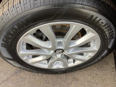 2017 Nissan Rogue SV - Photo 40 - Crest Hill, IL 60403